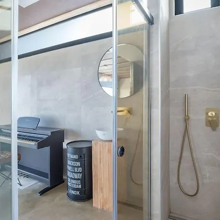 New, Spacious With Amazing Views