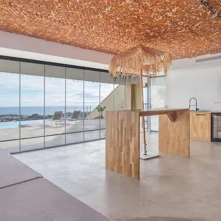 New, Spacious With Amazing Views Villa